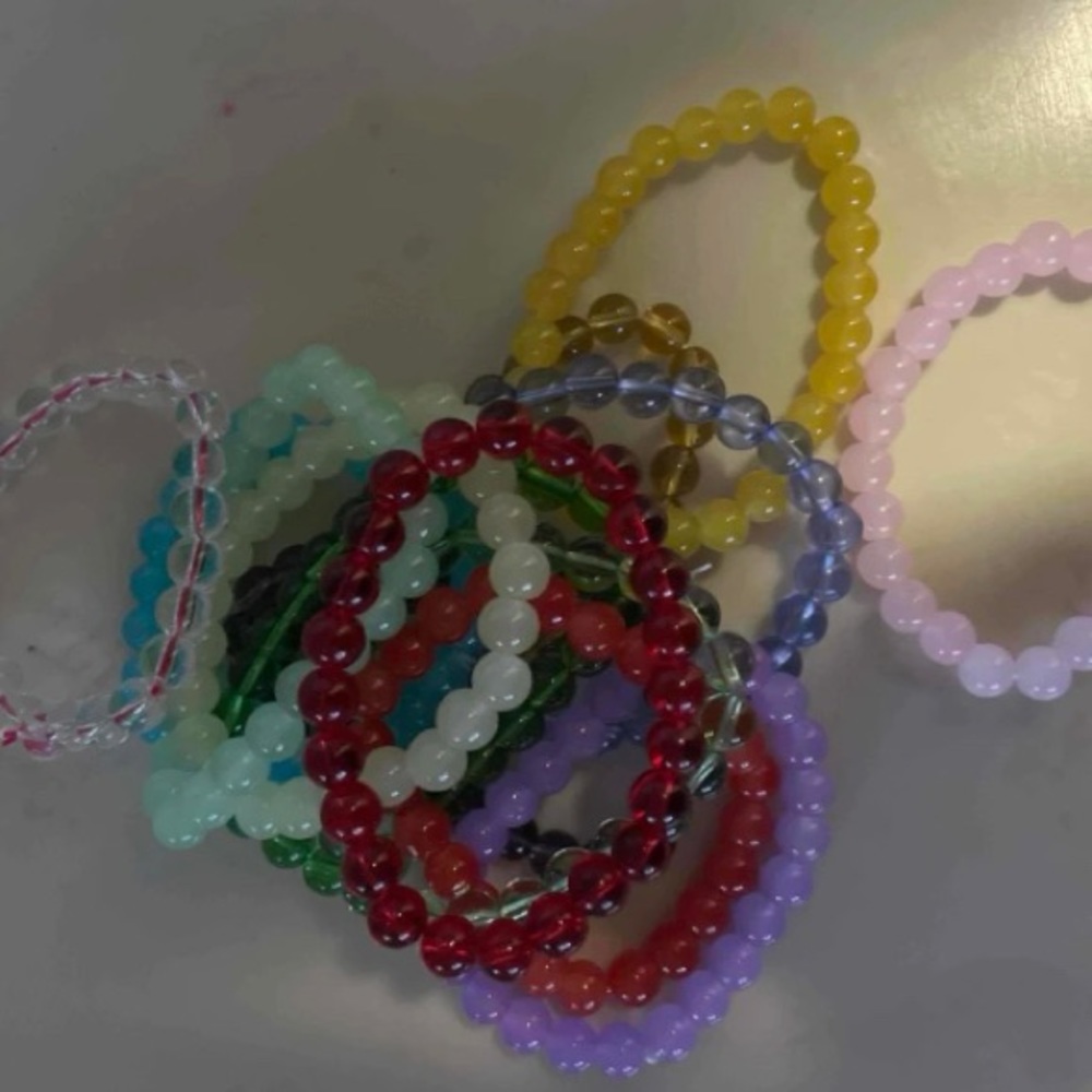 14 pcs crystal bracelets, multi color made by chelsie.